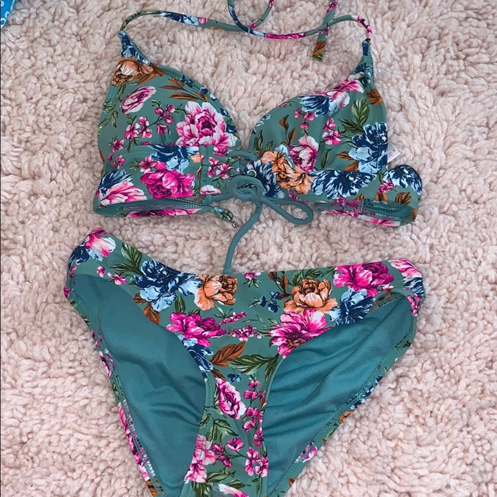 TARGET BIKINI!
